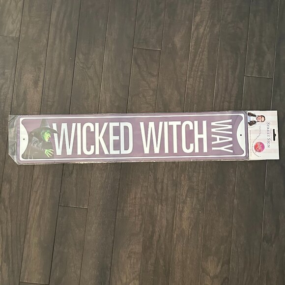 Warner Bros. Other - Wizard of Oz 'Wicked Witch Way' Decorative Collectors Street Sign  *NWT*